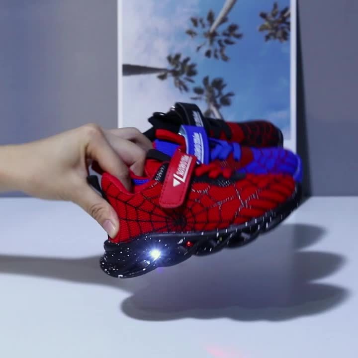 Children's sneakers with lights