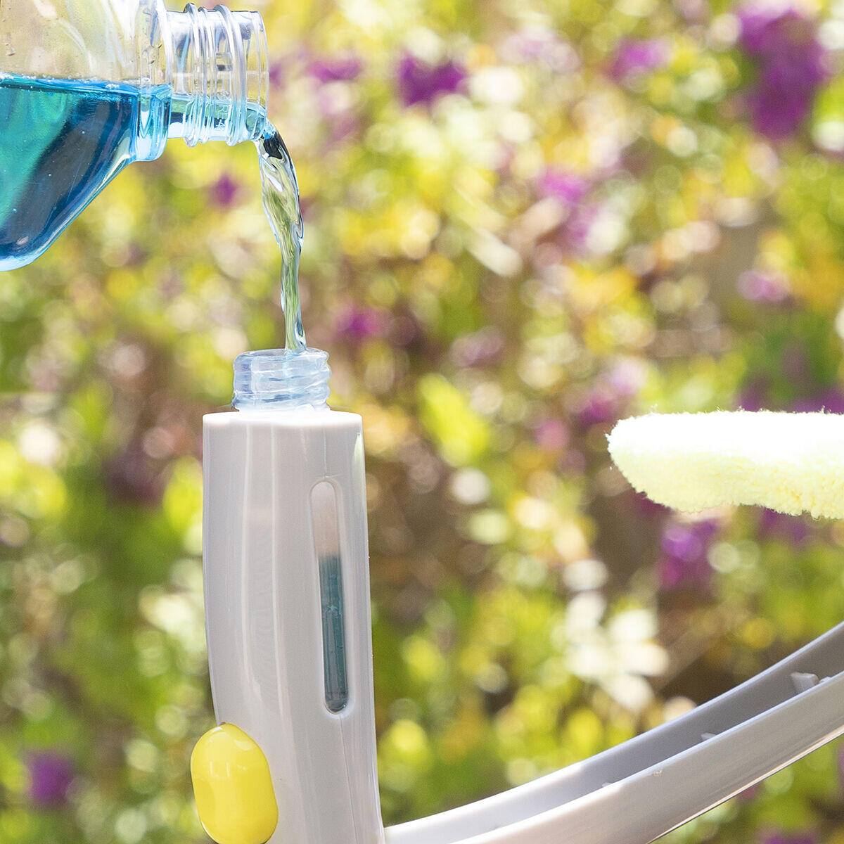 2-in-1 Spray Glass Cleaner